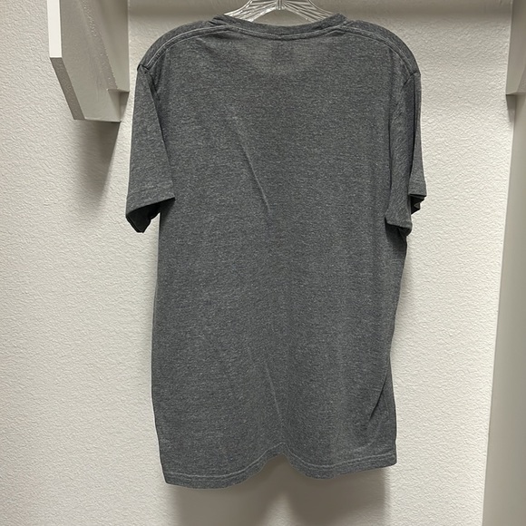 Large Cleveland Cavaliers T-Shirt - Picture 2 of 3